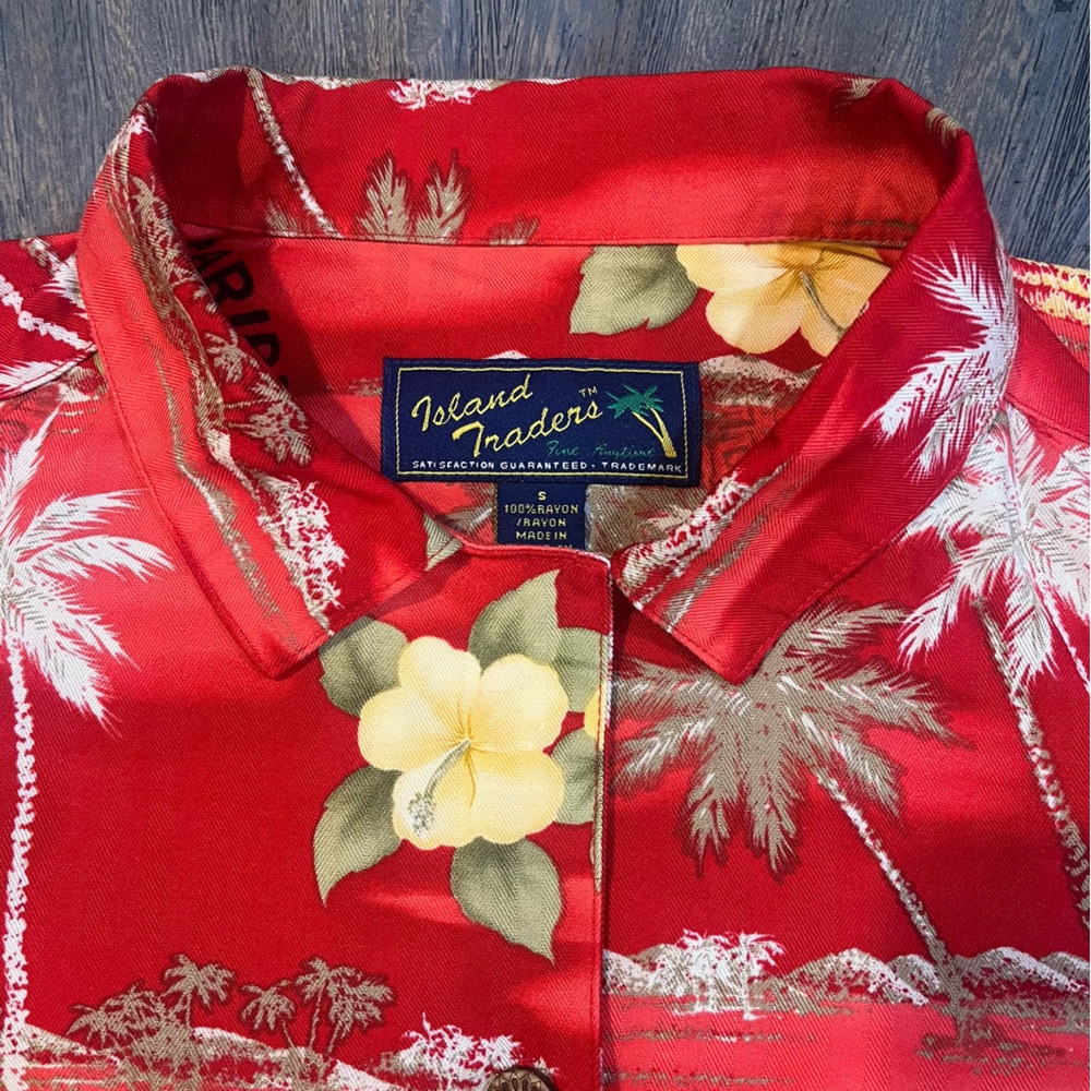 Women’s Vintage 90s Island Traders Red Tropical Floral‎ Hawaiian Button Down - Picture 4 of 10